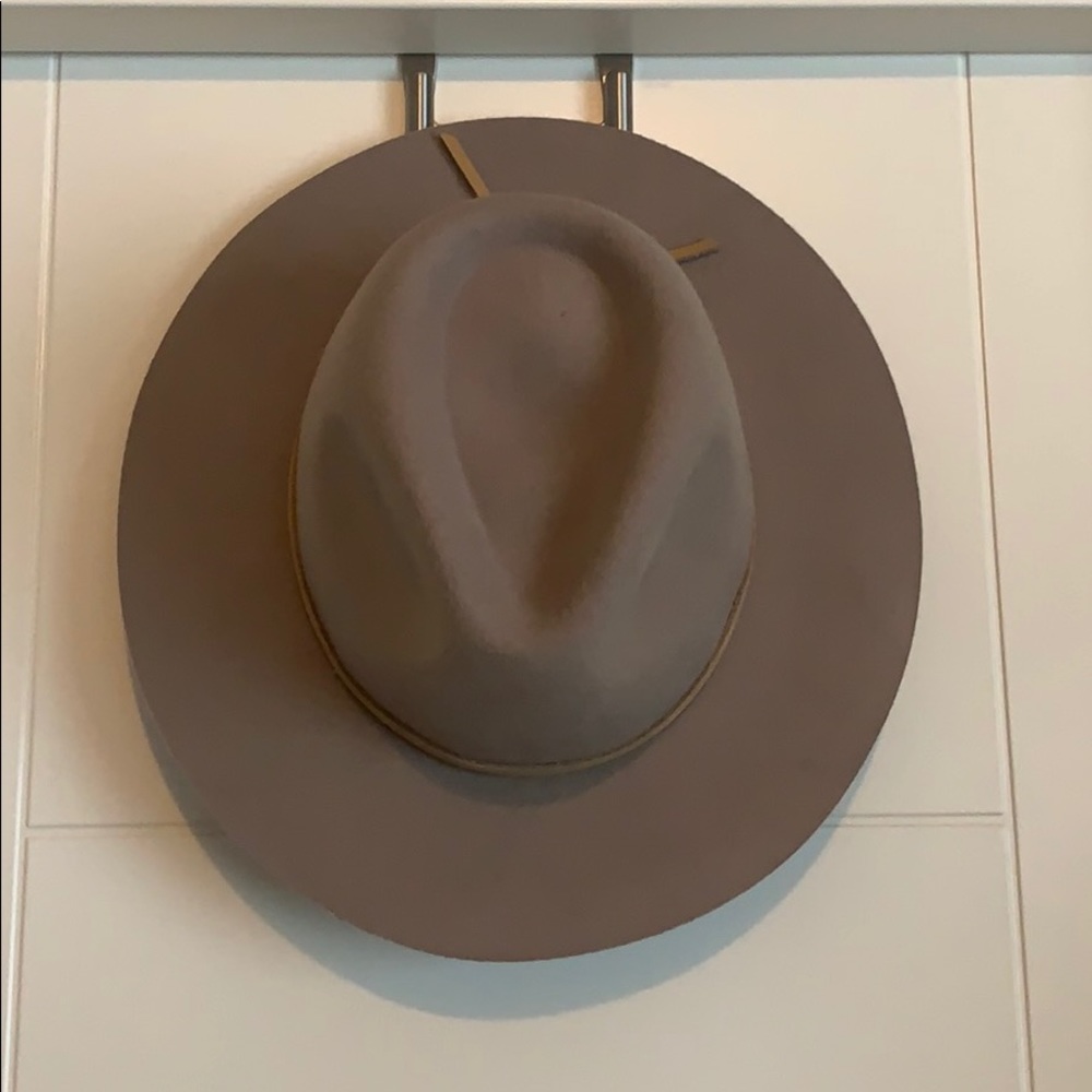 Brixton taupe hat with light brown leather tie
